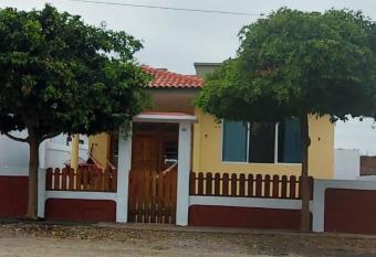 Para  so Costero en Alquiler allows 18 year olds to book a room