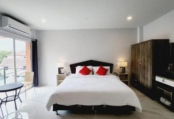 PR ROOM FOR RENT has Balcony rooms