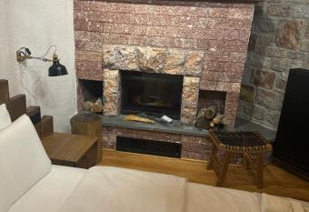 Hotel Ambassador Voskopoj   allows 18 year olds to book a room