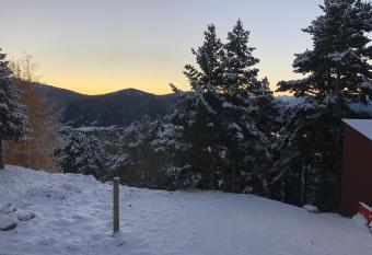 Les Jonquilles has Balcony rooms