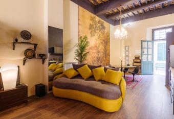    Lo Scrigno    della Corte di Corso Cavour allows 18 year olds to book a room