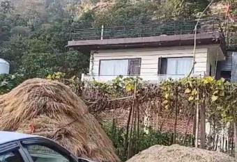 villa in jungle has Balcony rooms