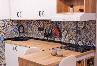 Azulejo Apartment has Balcony rooms