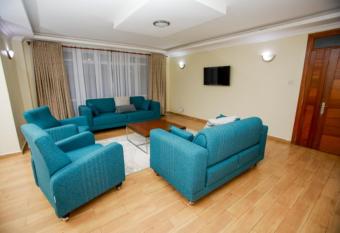 WHITE LOTUS EXECUTIVE APARTMENT has Balcony rooms