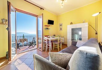 Appartamento Arlecchino has Balcony rooms