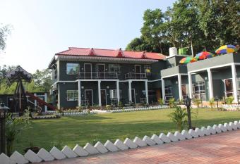 Dooars Nature-Cent Resort has Balcony rooms