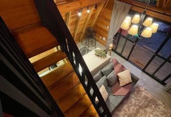 Laventure Rouge- sofistica    o na Serra Ga  cha allows 18 year olds to book a room