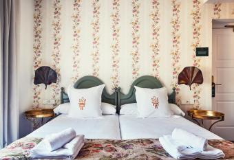 Casa Palacio Reina de Tardajos has Balcony rooms