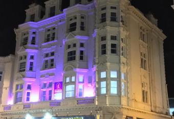 Brighton Beach Inn allows 18 year olds to book a room