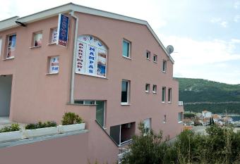 Apartments MAMPAS has Balcony rooms