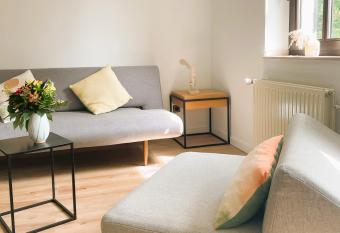 Ruhige 3 Zimmer Wohnung gut angebunden allows 18 year olds to book a room