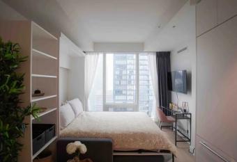 Stunning studio with view has rooms with a private hot tub