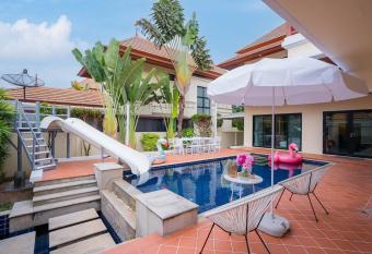 Berich Poolvilla pattaya allows 18 year olds to book a room