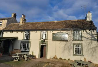 Ye Olde Bowling Green Inn has Balcony rooms