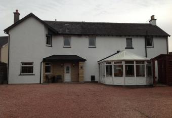 Whitehouse Guest House allows 18 year olds to book a room