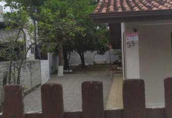 Cantinho Sol e Mar has Balcony rooms