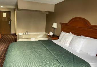 The Inn has rooms with a private hot tub