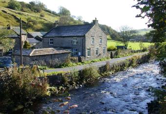 Copley House allows 18 year olds to book a room