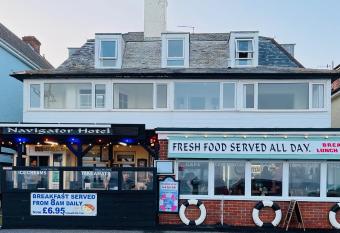 Navigator Hotel allows 18 year olds to book a room