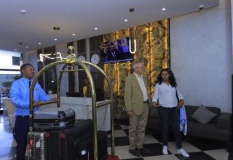 Zemilo Hotel Apartment has Balcony rooms