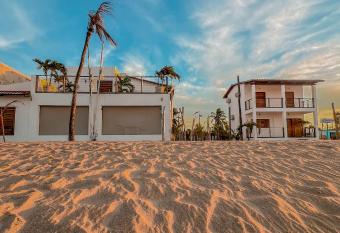 Chal   Galo Preto has Balcony rooms
