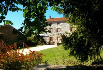 Guestroom Saint-Privat-d Allier, 1 pi  ce, 2 personnes - FR-1-582-402 has Balcony rooms