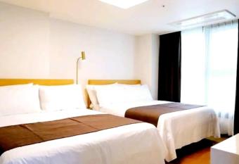 Ciel de Mer allows 18 year olds to book a room