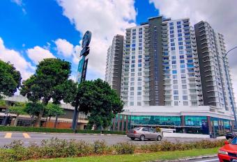 Kulai d putra suites beside ioiMall near Airport and JPO has Balcony rooms