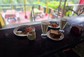 CARIBbEAN Paradise Hotel has Balcony rooms