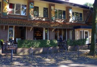 Ontbijthotel Kruller allows 18 year olds to book a room