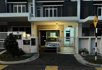 Home at Kota Puteri has Balcony rooms