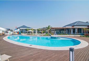 Coastal Retreats allows 18 year olds to book a room