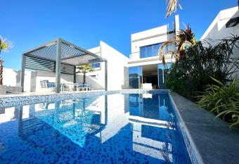 Breathtaking & Stunning Villa has Balcony rooms