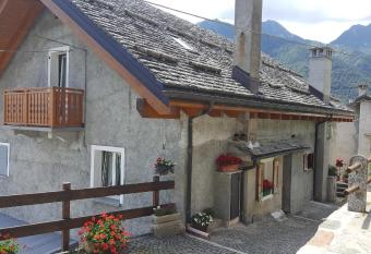 Casa Iolanda has Balcony rooms