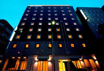 Hotel Kyoto Base allows 18 year olds to book a room