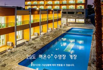 Suandsu Resort has Balcony rooms