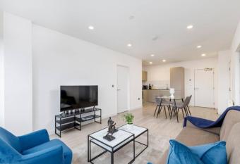 Central 2BR Urban Haven Rooftop Terrace has Balcony rooms