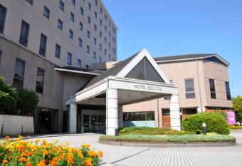 Hotel Bientos allows 18 year olds to book a room