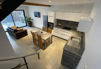 Les Duplex Solaires has Balcony rooms