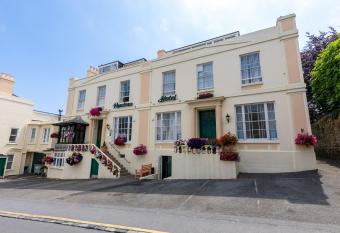 Pandora Hotel allows 18 year olds to book a room