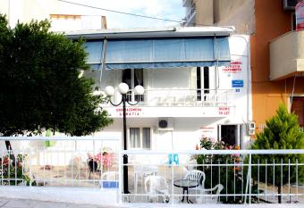 Karampela Rooms has Balcony rooms