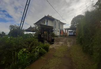 P 26 Villa Wanagiri has Balcony rooms