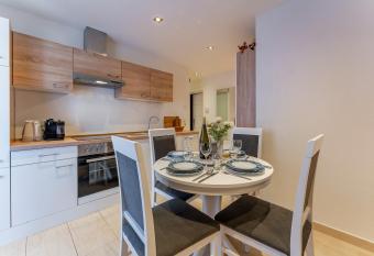 Apartment Piesendorf has Balcony rooms