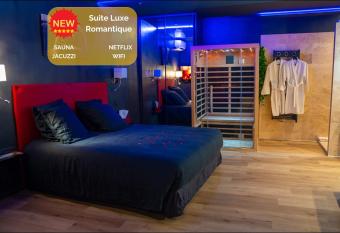 LoveRoom#1 by Pimente ton couple allows 18 year olds to book a room