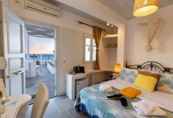 Kohylia Beach Guest House has Balcony rooms