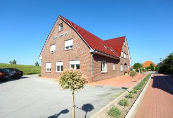 Hotel Seewind allows 18 year olds to book a room