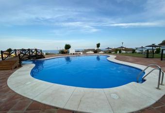 Lovely Seaside Luxury Penthouse has Balcony rooms