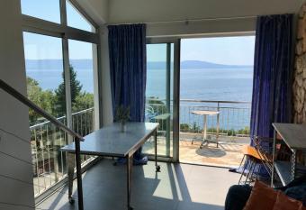 LOFT-Beach-apartments RATKO has Balcony rooms