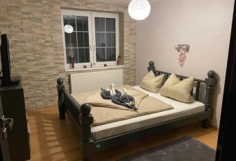 Apartm  n Gaidi allows 18 year olds to book a room