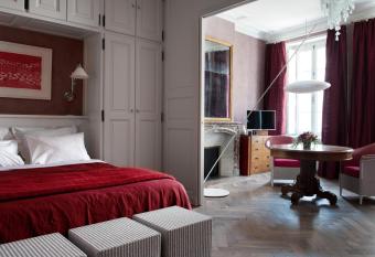 Chambres d H  tes Eden Ouest has Balcony rooms